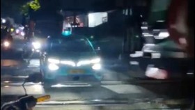 Rekaman Taksi Ditabrak Kereta, Picu Kecelakaan Maut Bekasi Timur