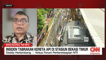 VIDEO: Insiden Tabrakan Kereta Api di Stasiun Bekasi Timur