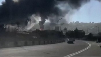 Serangan Drone Ukraina Picu Kebakaran Besar Kilang Minyak Rusia