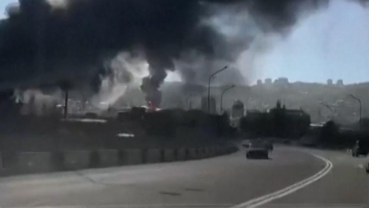 Serangan Drone Ukraina Picu Kebakaran Besar Kilang Minyak Rusia