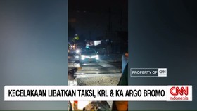 VIDEO: Kronologi KRL Tabrak Taksi di Perlintasan, 5 Orang Tewas