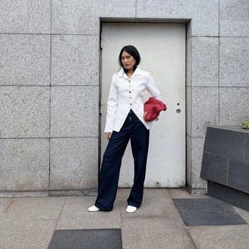 Get The Look: Ide Gaya Office Look Smart Casual ala Alika Islamadina
