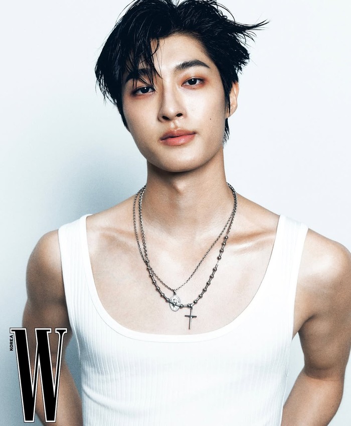 Baek Sun Ho sendiri merupakan mantan trainee grup pra-debut M.I.C yang kini dikenal sebagai WHIB. Pada tahun 2022, ia memutuskan hengkang karena masalah kesehatan dan fokus ke dunia seni peran./ Foto: instagram.com/200sunho