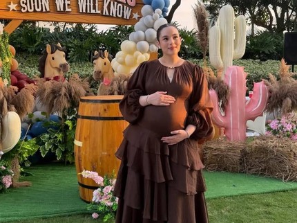 Chelsea Islan dan Suami Gelar Gender Reveal, Spill Jenis Kelamin Anak Pertama!