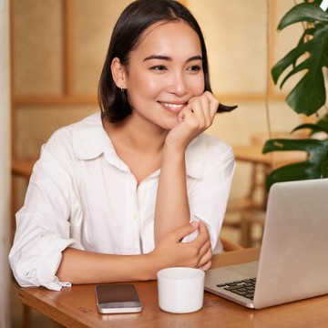 5 Ciri Kepribadian Perempuan Cerdas dan Berkelas
