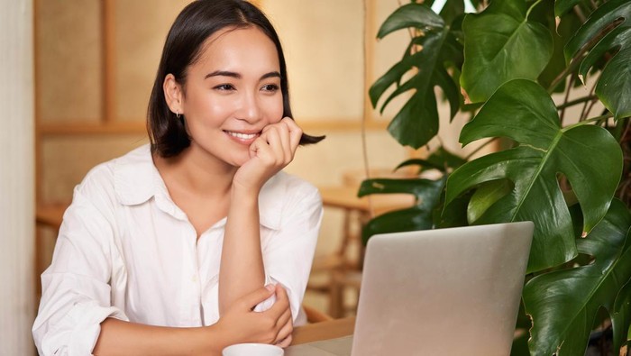 5 Ciri Kepribadian Perempuan Cerdas dan Berkelas