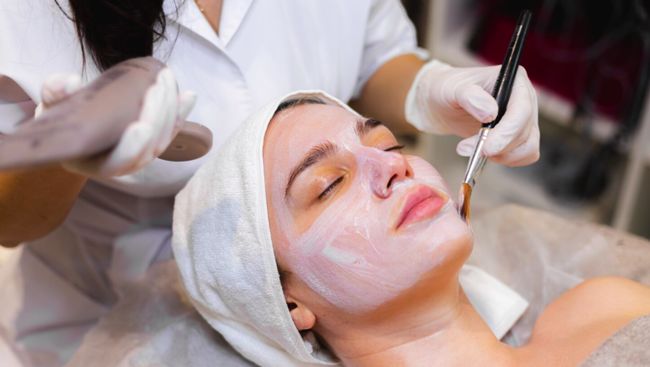 Eks Putri Indonesia Riau Jadi Tersangka Dugaan Praktik Kecantikan Ilegal