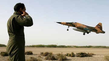 FOTO: Penampakan Jet Tua Iran Bobol dan Bombardir Pangkalan AS di Kuwait