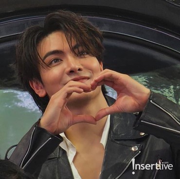 7 Momen Joong Archen Sapa Fans di Jakarta: Assalamualaikum