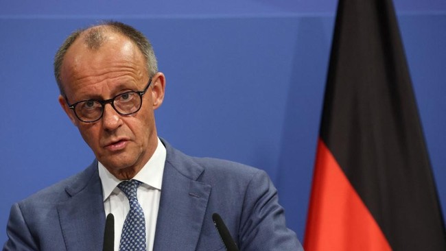 Kanselir Friedrich Merz buka suara soal rencana Presiden Donald Trump menarik sekitar 5.000 pasukan Amerika Serikat dari Jerman.