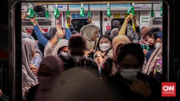 KRL Tanah Abang-Rangkas Gangguan Listrik, Penumpang Numpuk