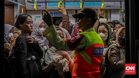 KRL Greenline Mati Listrik Tersambar Petir, Peron Ditutup Sementara