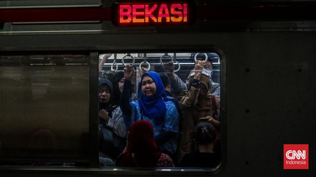Penumpang Perempuan KRL Cikarang-Bekasi Membludak, Ini Dampaknya