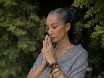 Sesama Perempuan, Simak Ungkapan Duka para Artis atas Kecelakaan Kereta Bekasi