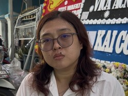 Tetangga Bantu Print Foto Saat Cari Vica Korban Kecelakaan Kereta di Bekasi