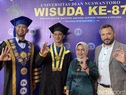 Selamat! Pemain Timnas Pratama Arhan Jalani Wisuda Sarjana
