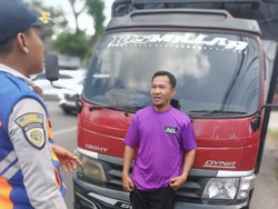 Nekat! Truk ODOL Terobos Portal Jalur Silayur Semarang-Dikejar Dishub