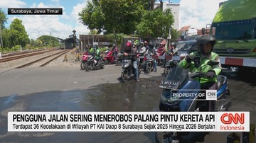 VIDEO: Nekat Terobos Palang, Pengendara Masih Abaikan Bahaya Kereta