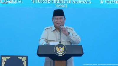 Canda Prabowo ke Menteri Trenggono: Enggak Boleh Pingsan Lagi