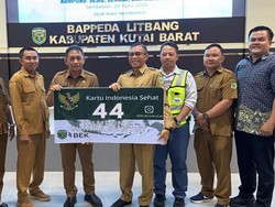 PT BEK di Kubar Jalankan Program BPJS Gratis ke Warga Sekitar
