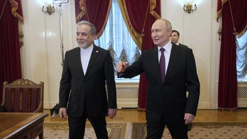 FOTO: Putin Puji Warga Iran Pemberani Hadapi Serangan AS-Israel