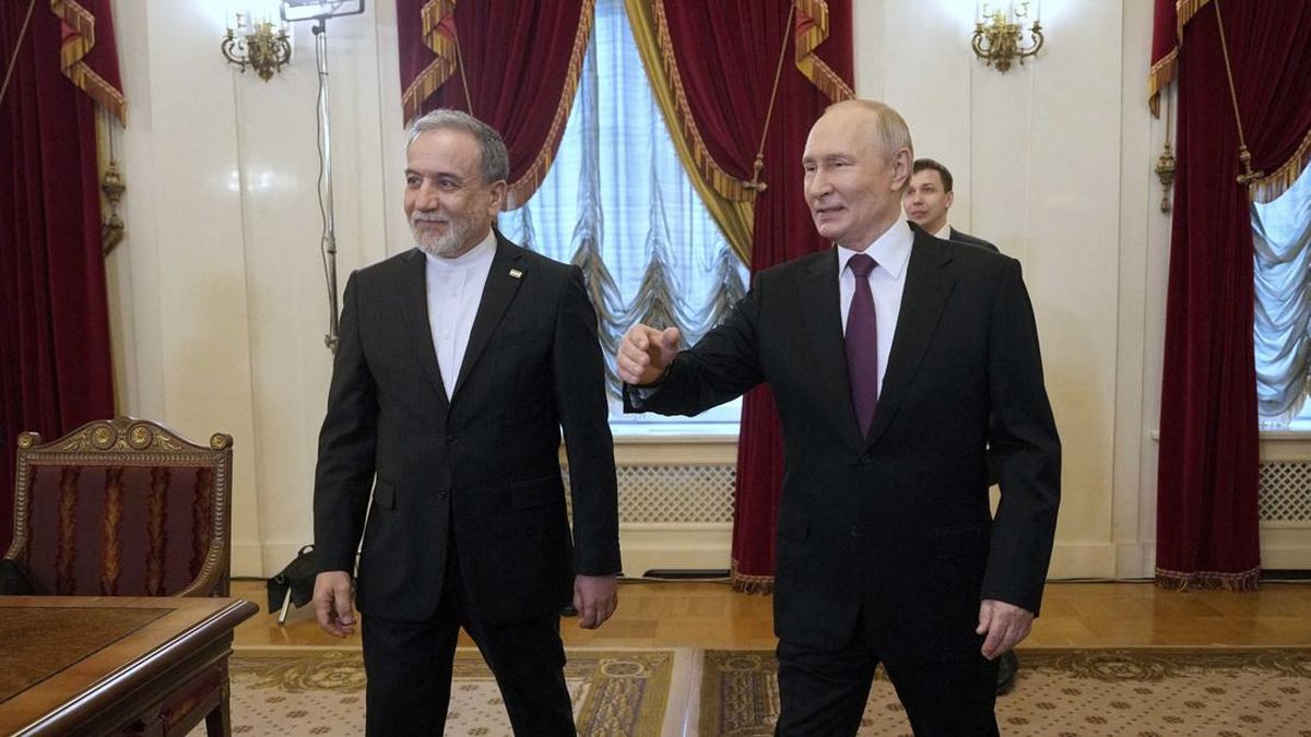 Foto: Putin Puji Warga Iran Pemberani Hadapi Serangan As-israel