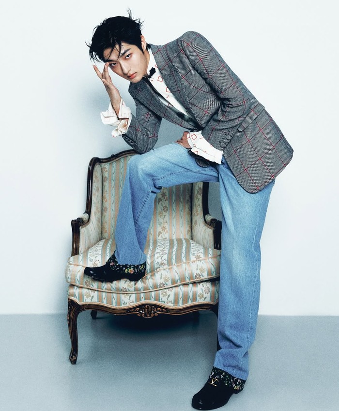 Sejak saat itu, ia terus mengembangkan aktingnya di beberapa drama Korea, seperti Dongjae, the Good or the Bastard (2024), Kick Kick Kick Kick (2025), Dear X (2025), dan terbaru If Wishes Could Kill yang melambungkan namanya./ Foto: instagram.com/200sunho