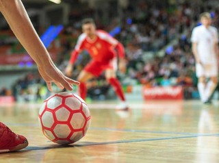 Main Makin Pede di Lapangan dengan Pilihan Sepatu Futsal & Bola yang Bikin Performa Naik Level!