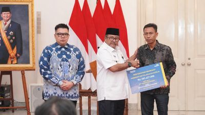 TASPEN Beri Santunan ke Ahli Waris Guru Korban Kecelakaan KA di Bekasi