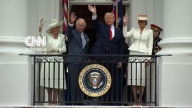 Momen Pertemuan Raja Charles dan Donald Trump di Gedung Putih