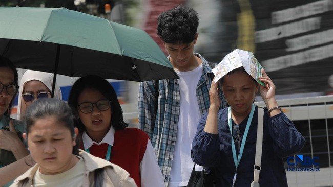 Saking Mendidih Panasnya, Ini Cara Warga Jakarta Ngumpet dari Matahari