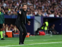 Injak Logo Atletico, Ben White Dilabrak Diego Simeone