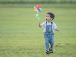Daycare Vs Pengasuh di Rumah, Mana yang Lebih Baik untuk Anak?