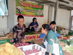 Bawang Bombai Mini Ditemukan di Pasar Bumiayu Brebes Bikin Petani Resah