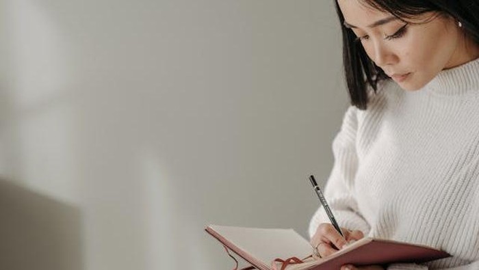 7 Ciri Kepribadian Orang yang Suka Membuat To Do List Menurut Psikolog