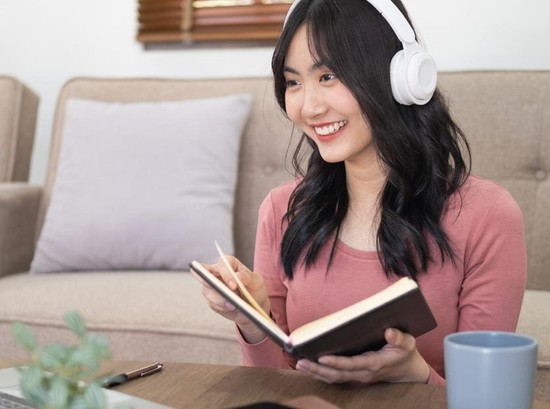 Rekomendasi 3 Headphone Sony yang Nyaman, Keren, dan Worth It! 
