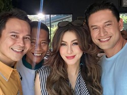 Reaksi Indra Bruggman Dijodohkan dengan Diana Pungky Usai Reuni 'Jinny Oh Jinny'