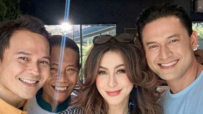 Momen Reuni Bintang Jinny oh Jinny Jadi Sorotan