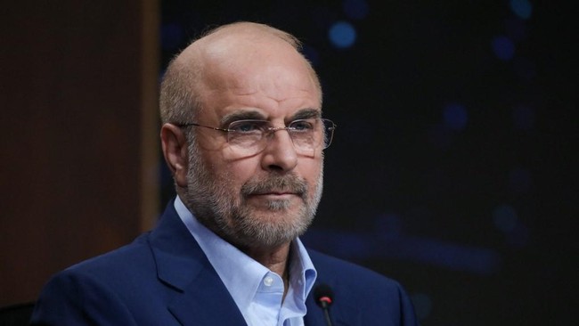 Ketua Parlemen Iran Mohammad Bagher Ghalibaf mengejek blokade laut Presiden Donald Trump yang tak mempan dan menantang untuk memperpanjang jadi 30 hari.