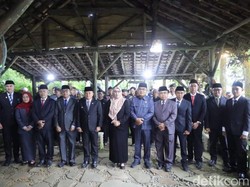 Cara Tak Biasa Bupati Kuningan Lantik Pejabat di Gunung Ciremai