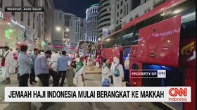 VIDEO: 6 Kloter Haji RI Berangkat ke Mekkah, Siap Jalani Umrah