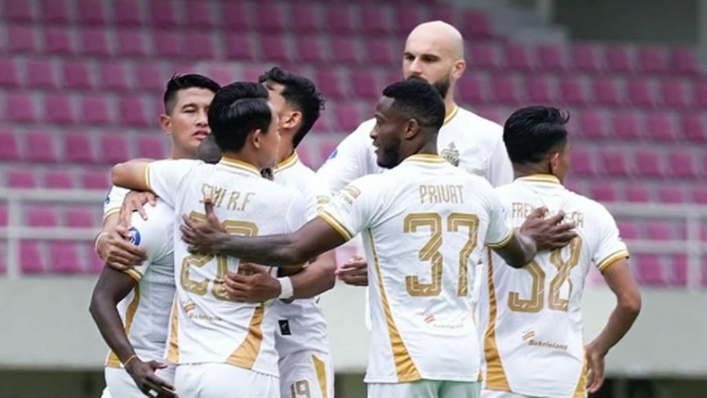 Hasil Babak 1: Persib Tertinggal 1-2 dari Bhayangkara