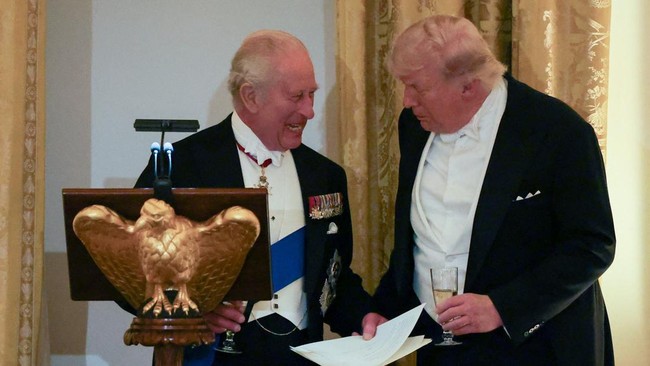 Raja Inggris Charles bergurau ke Donald Trump saat jamuan makan malam kenegaraan di AS.