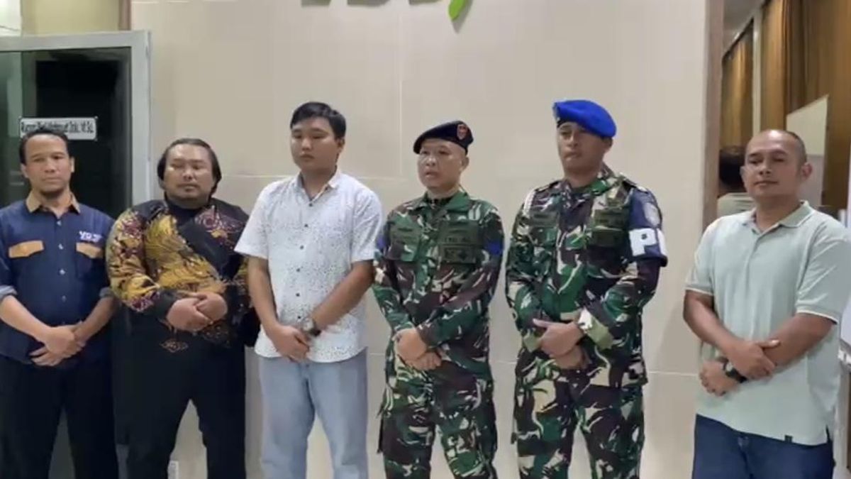 Anggota Tni Al Gebrak Ambulans Di Surabaya, Minta Maaf Usai Viral