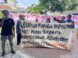 Warga Doropayung Geruduk Kantor BPN Pati, Minta Sertifikat Tanah Desa Dicabut