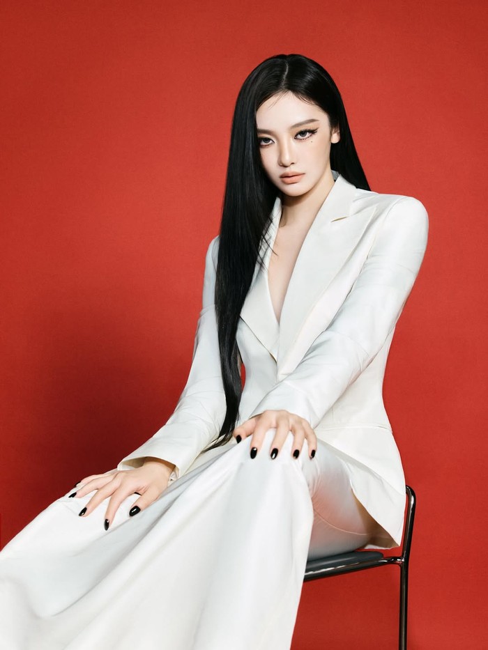 Gelar Ningning aespa yang lahir dengan nama Ning Yizhuo bukan sembarang gelar, lho! Pasalnya, sang idol baru saja resmi terpilih sebagai Global Brand Ambassador terbaru Gucci, tepatnya pada Rabu, (29/4) waktu setempat. / Foto: instagram.com/imnotningning