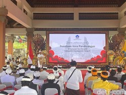 Restorasi Pura di Besakih, Koster Ingatkan Kontraktor Perhatikan Kualitas