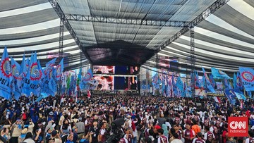 Jelang May Day, Kawasan Monas Dipadati Bus dan Massa Buruh