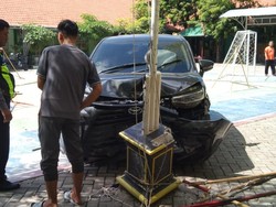 Pengakuan Sopir Avanza Tabrak 5 Siswi MTsN 1 Bojonegoro: Mobil Melompat