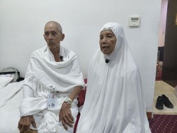 Kisah Mbah Taruno Jual Ternak Demi Haji, Kini Tiba di Makkah